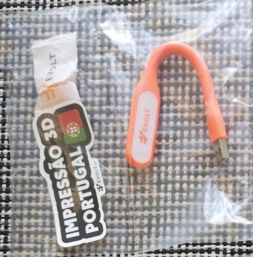 Clique para visualizar em tela cheia Lanterna LED USB - EVOLT photo review